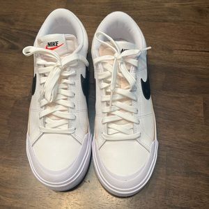 Women’s Nike court legacy lift shoes